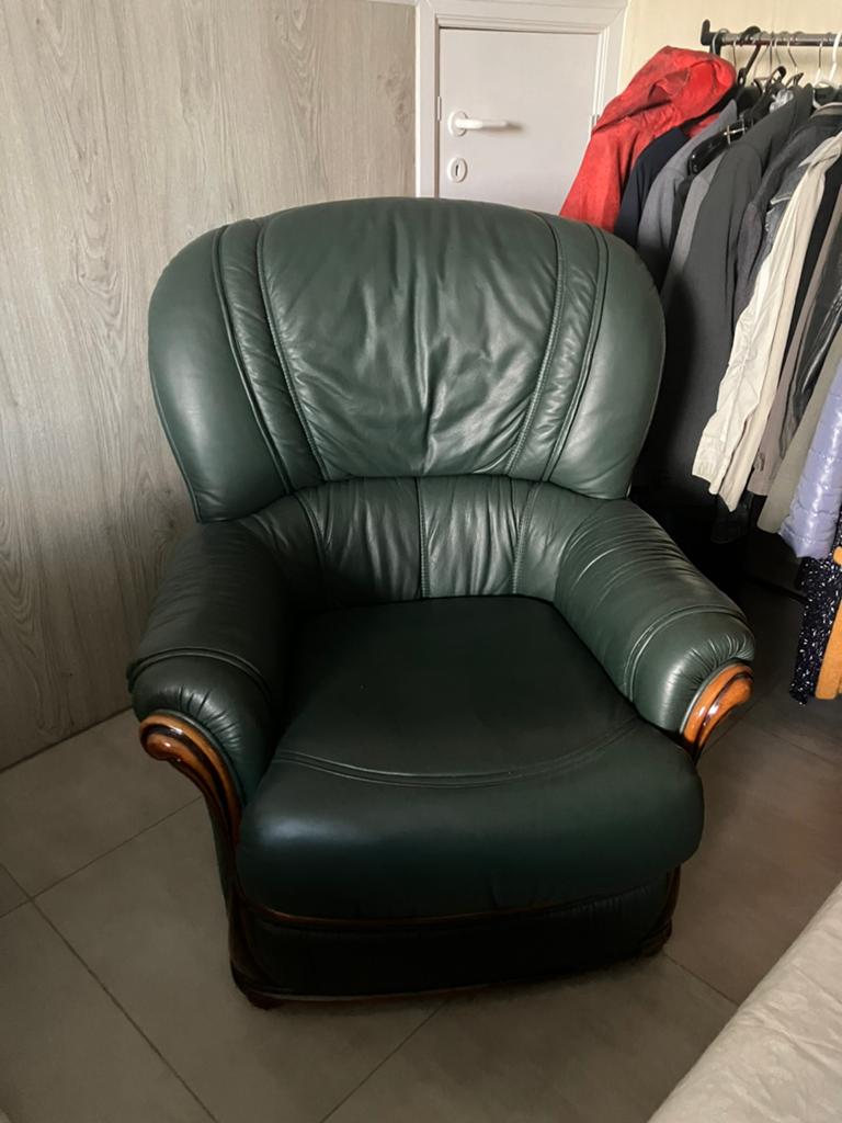 Twee lederen donkergroene zetels, Huis en Inrichting, Fauteuils, Ophalen, Gebruikt, Klassiek, Leer