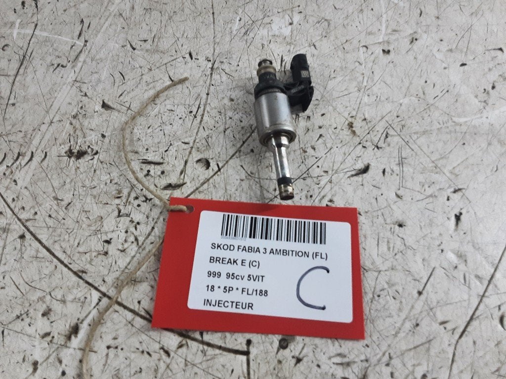 INJECTOR BRANDSTOF Fabia III Combi (NJ5) (04E906036AE), Gebruikt, Mevr. I. Hauben, Skoda, Rue de l'Espoir 34 34
4030  GRIVEGNÉE, BE