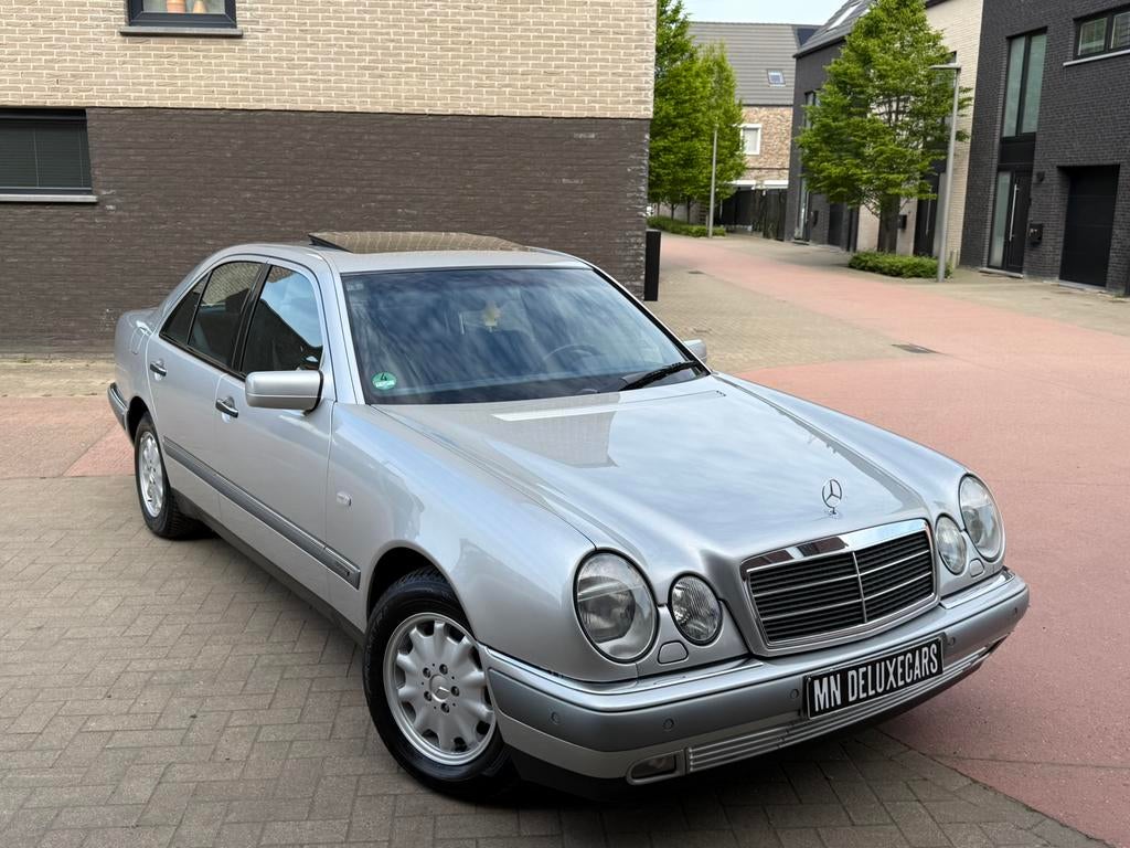 Mercedes-Benz E240 Elegance – 93.000 km Automaat Schuifdak, Automaat, Bedrijf, E-Klasse, Te koop