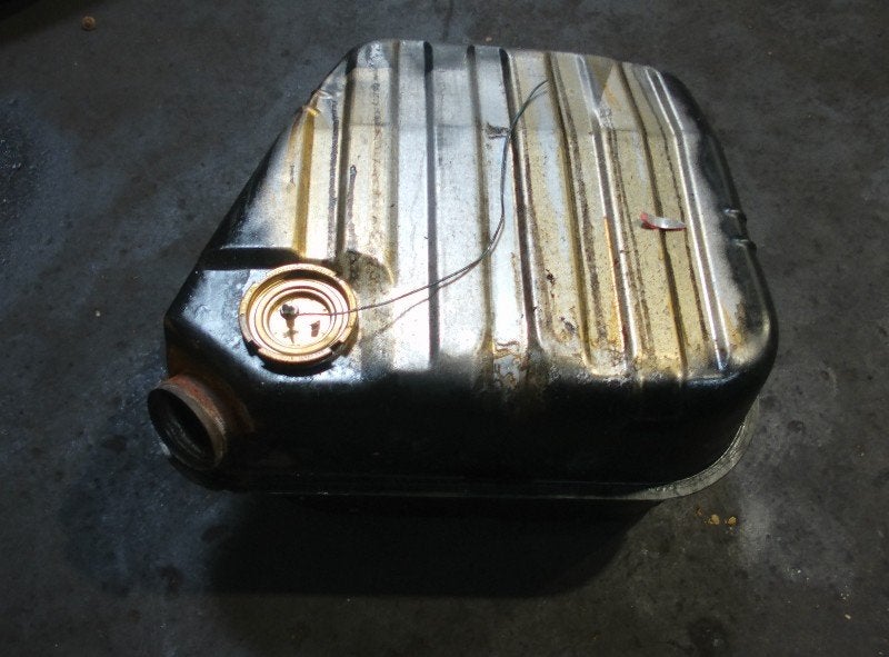 TANK Ford Taunus (01-1970/02-1976), Auto-onderdelen, Gebruikt, Henry-Ford-Straße  1
50735  Köln, DE, Ford-Werke GmbH, Kunden@ford.com