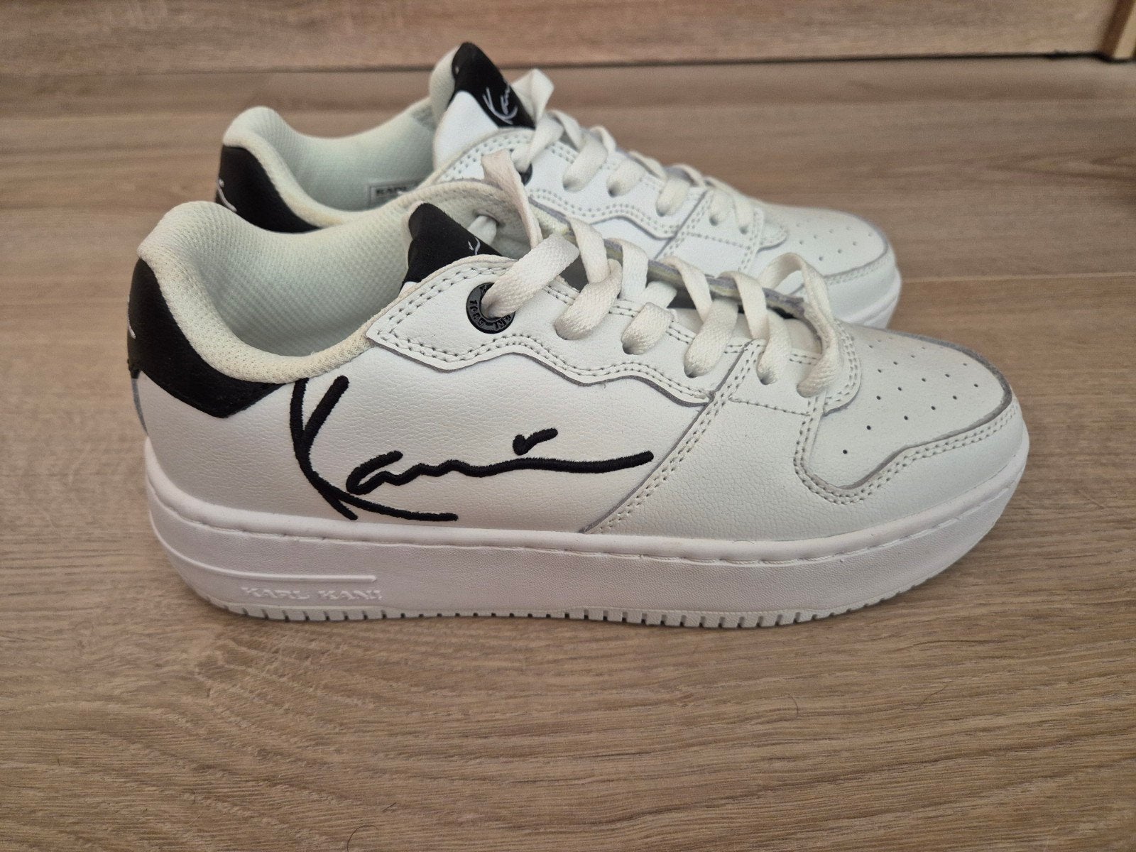 Karl Kani – Baskets blanches/noires – Taille 39, Vêtements | Femmes, Chaussures, Blanc, Enlèvement ou Envoi