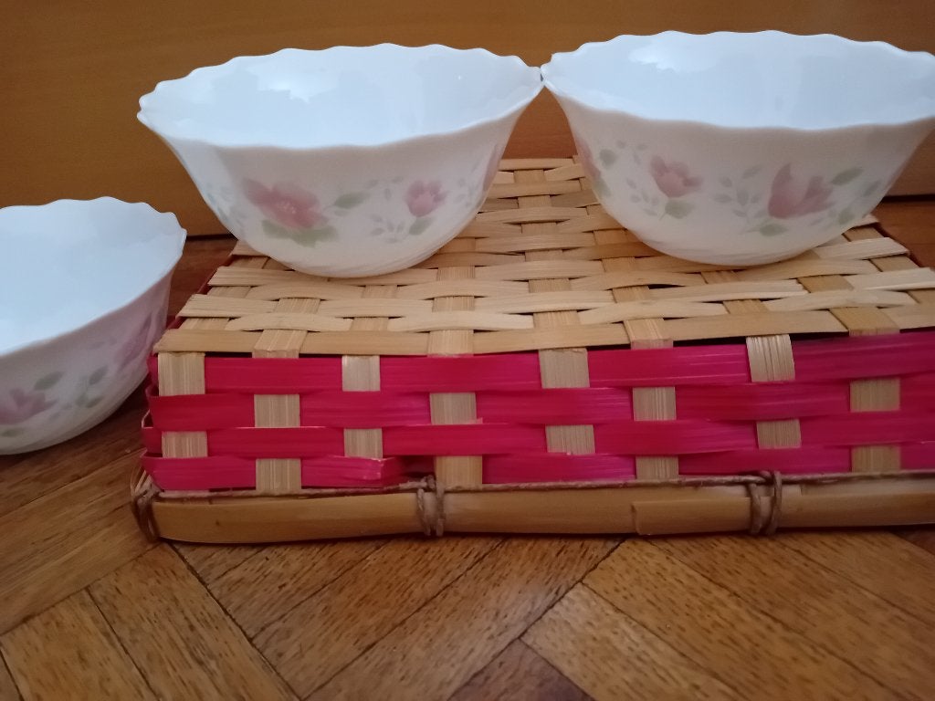 3 coupes à dessert vintage arcopal florentine, Maison & Meubles, Cuisine | Vaisselle, Vintage, Comme neuf, Enlèvement, Autres matériaux
