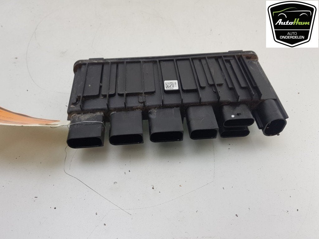 DISTRIBUTEUR BMW 3 serie (F30) (|8638551|12638638551|), Utilisé, BMW, Petuelring 130
80809  München, DE, Bayerische Motoren Werke AG