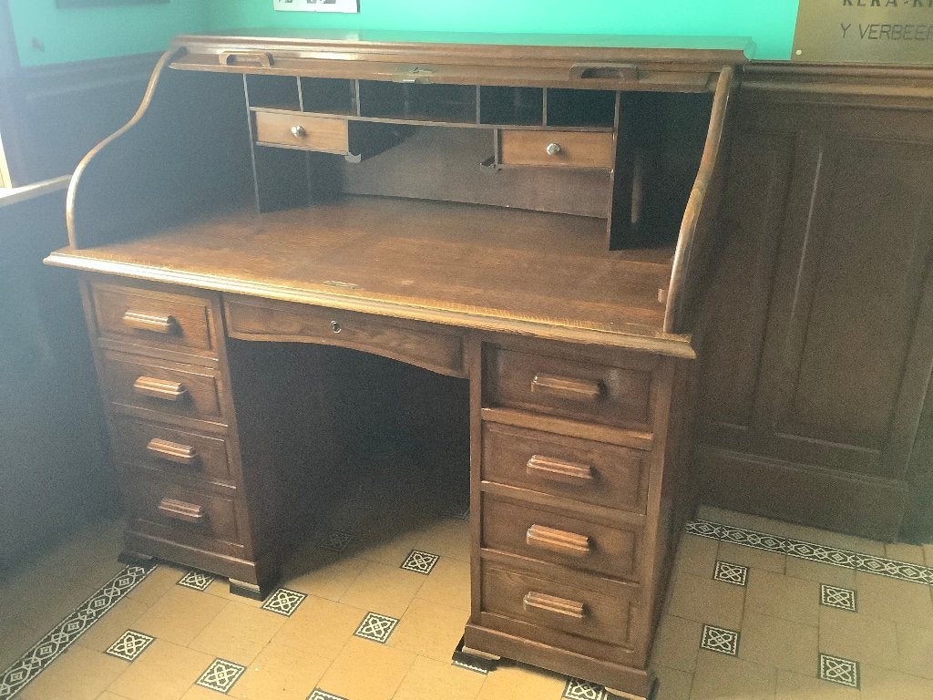 Bureau américain avec volet, Enlèvement