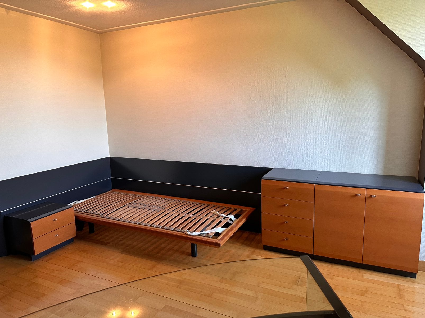 Slaapkamer met bureau van interlübke, Huis en Inrichting, Slaapkamer | Bedden, Ophalen, Eenpersoons, Beige, Modern