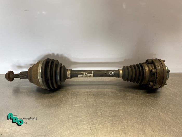 Aandrijfas links-voor van een Seat Leon (Leon 09-), Gebruikt, -, -, Ophalen of Verzenden