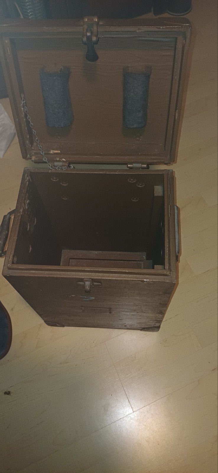 Boîte de transport radio de terrain Wo2, Enlèvement