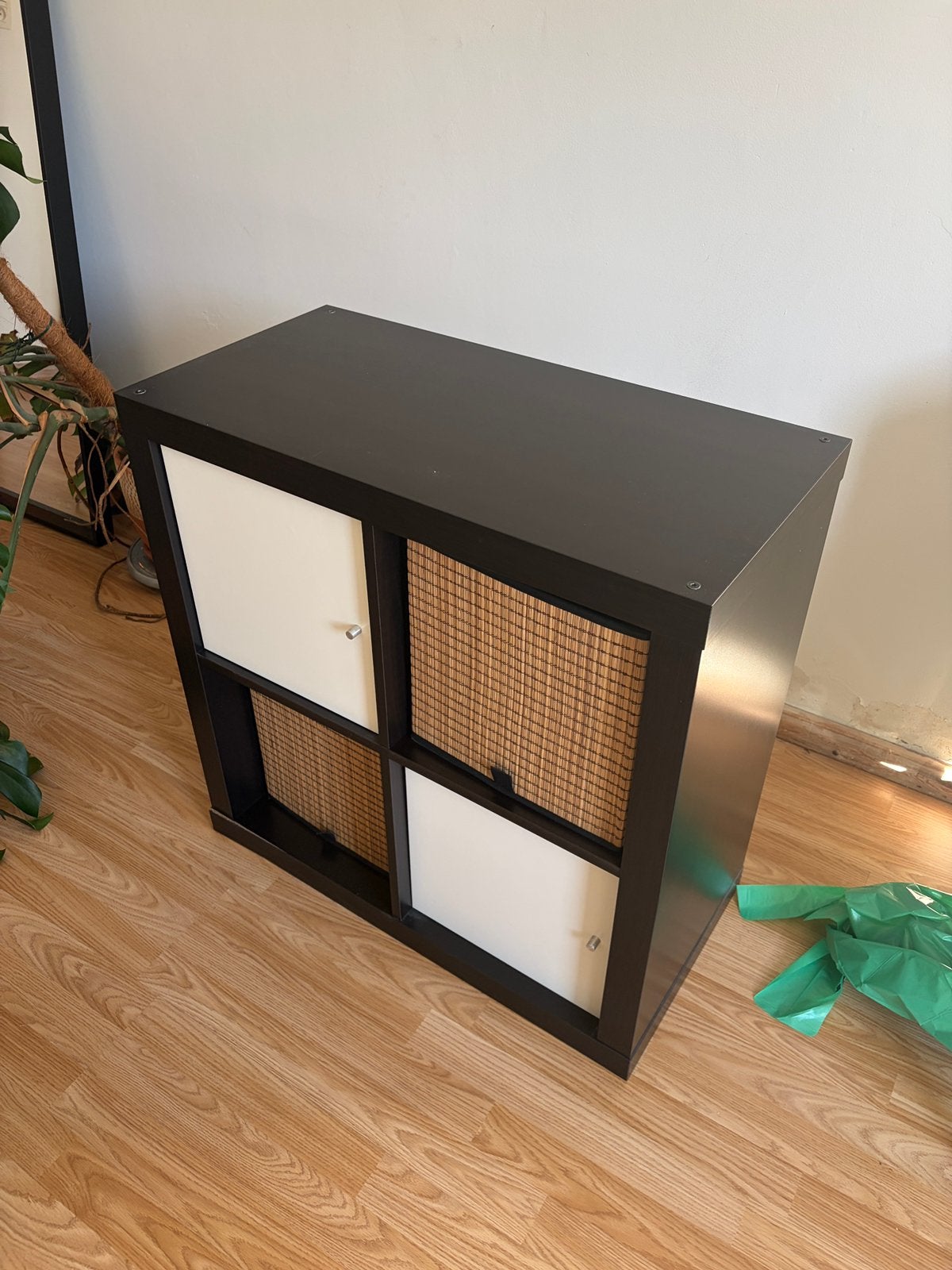 IKEA KALLAX Vakkenkast (2x2) Zwartbruin incl. 4 Inzetstukken, Ophalen, Gebruikt