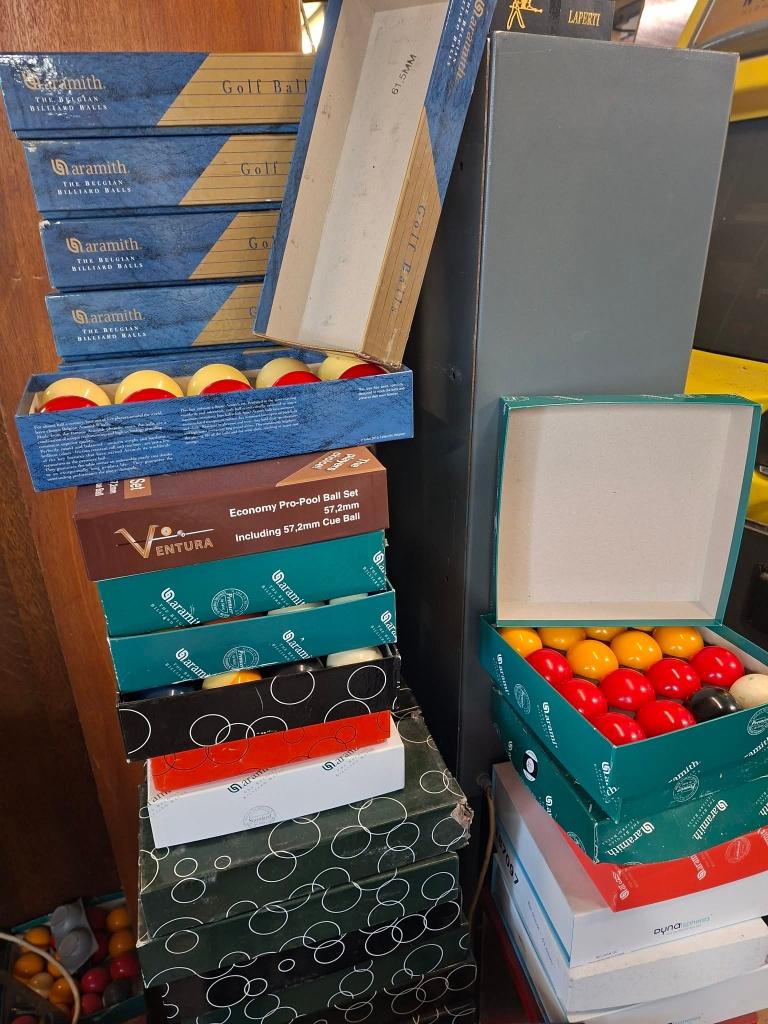 Gebruikte biljartballensets vanaf 25 euro., Ophalen, Zo goed als nieuw, Keu of Ballen