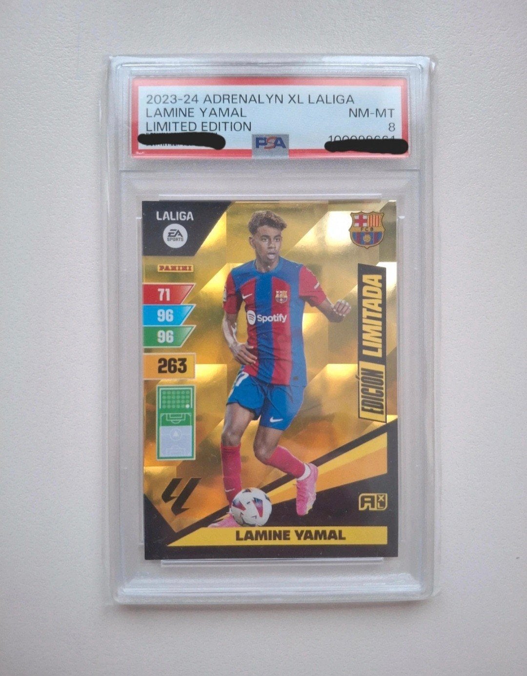 Lamine Yamal rookie card PSA 8, Ophalen of Verzenden