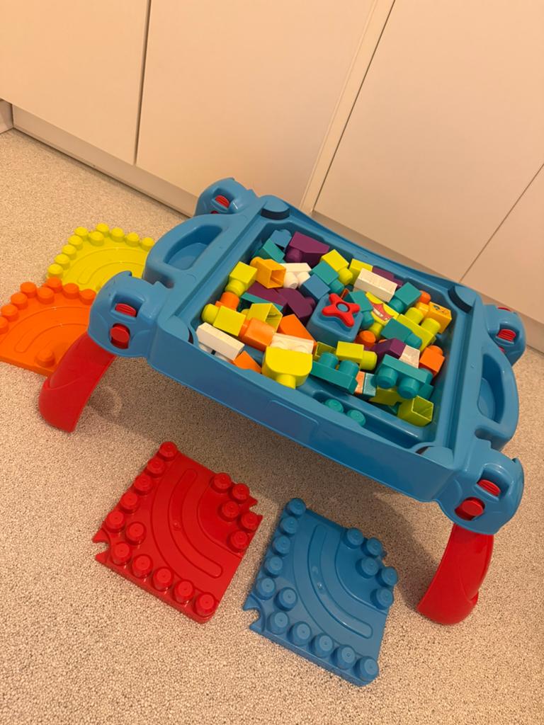 Mega Bloks Bouw- en leertafel., Kinderen en Baby's, Ophalen, Zo goed als nieuw