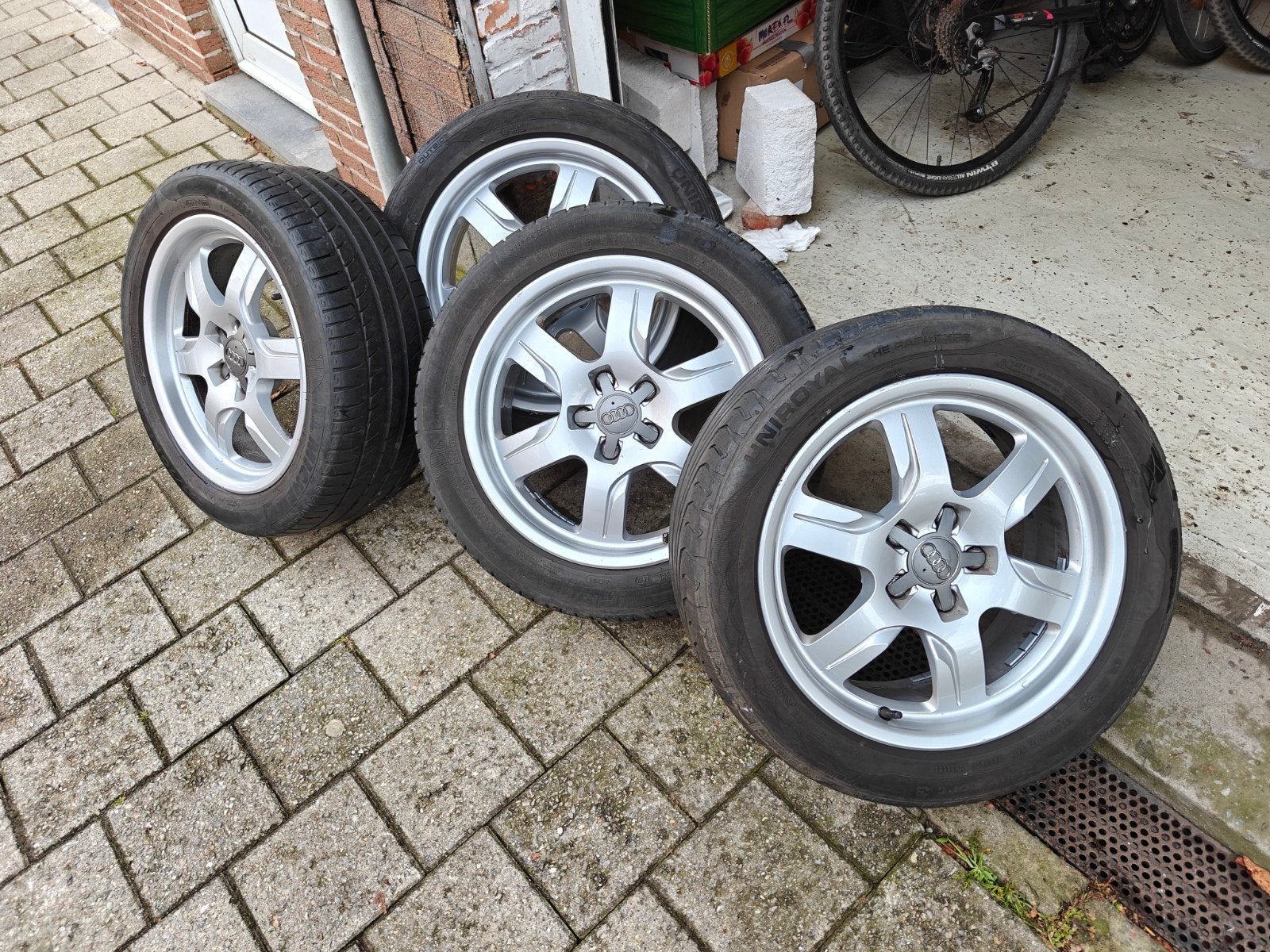Vlegen Originele Audi aluminiu 7.5×17H2 ET28m velgen.17", Auto-onderdelen, Banden en Velgen, Ophalen, Gebruikt, Banden en Velgen