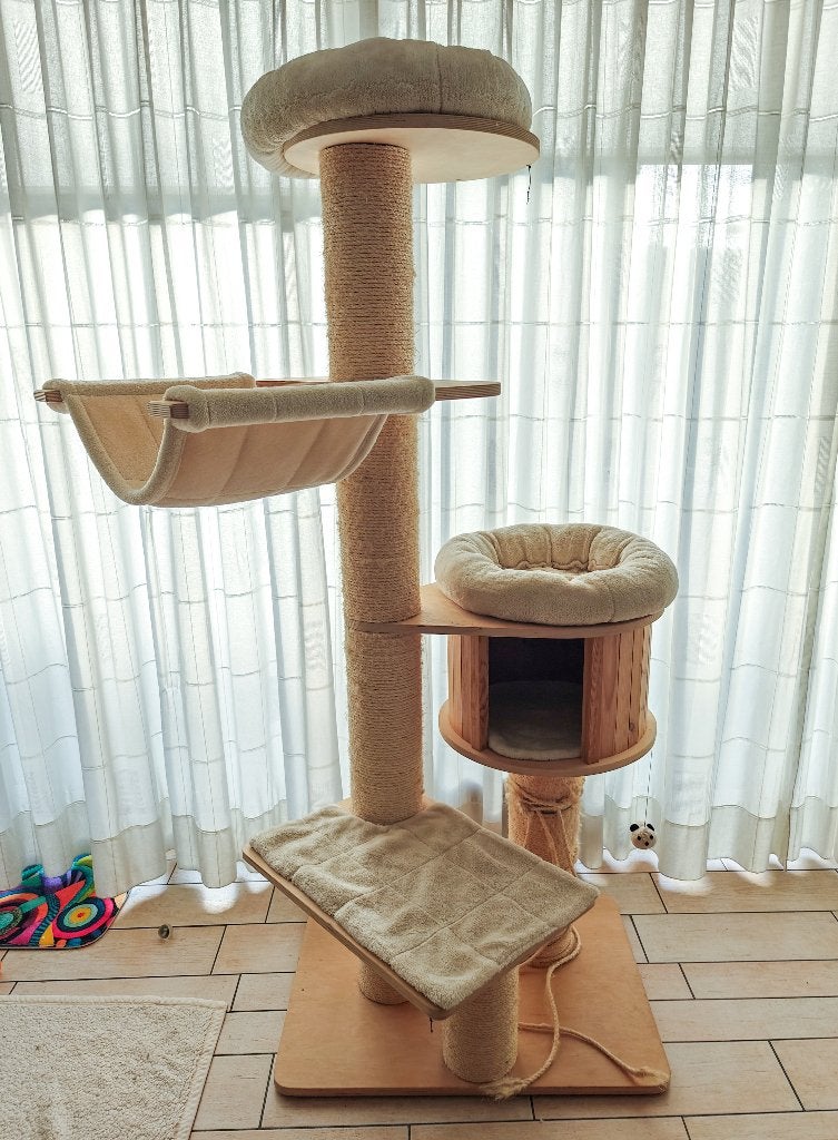 Hele mooie houten krabpaal dikke stammen en wasbare mandjes, Animaux & Accessoires, Meubles griffoirs pour chats, Utilisé, Griffoir