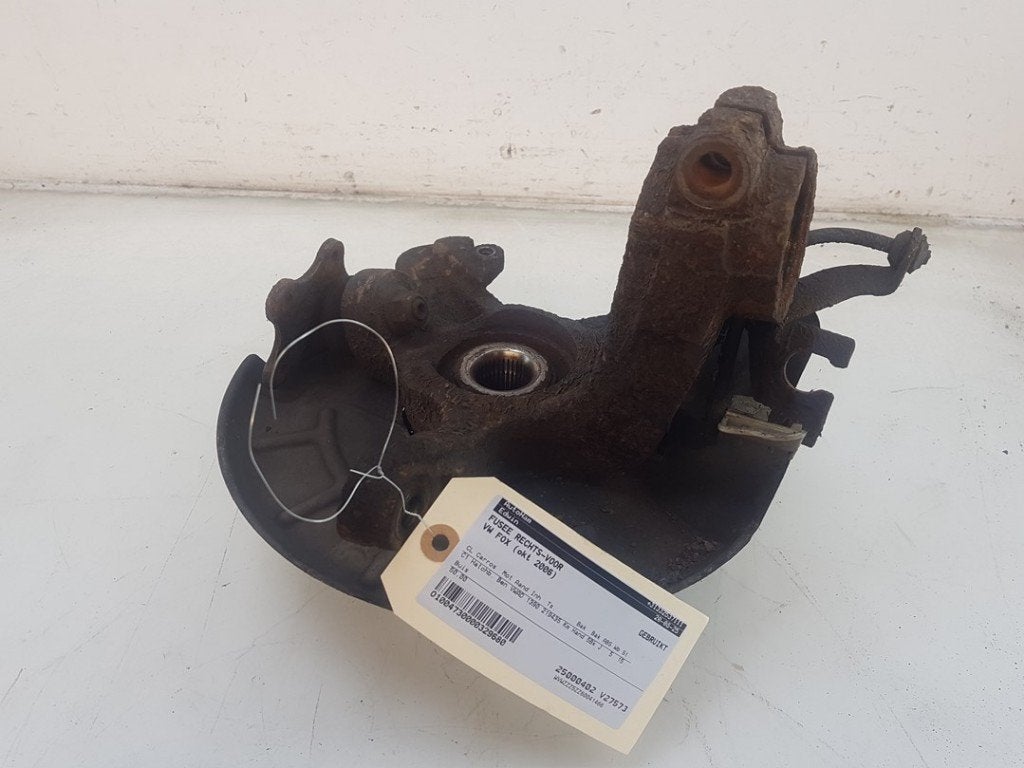FUSEE AVANT DROITE Volkswagen Fox (5Z) (01-2005/01-2021), Dhr. J. Ham, Volkswagen, Administratie@autoham.nl, Utilisé