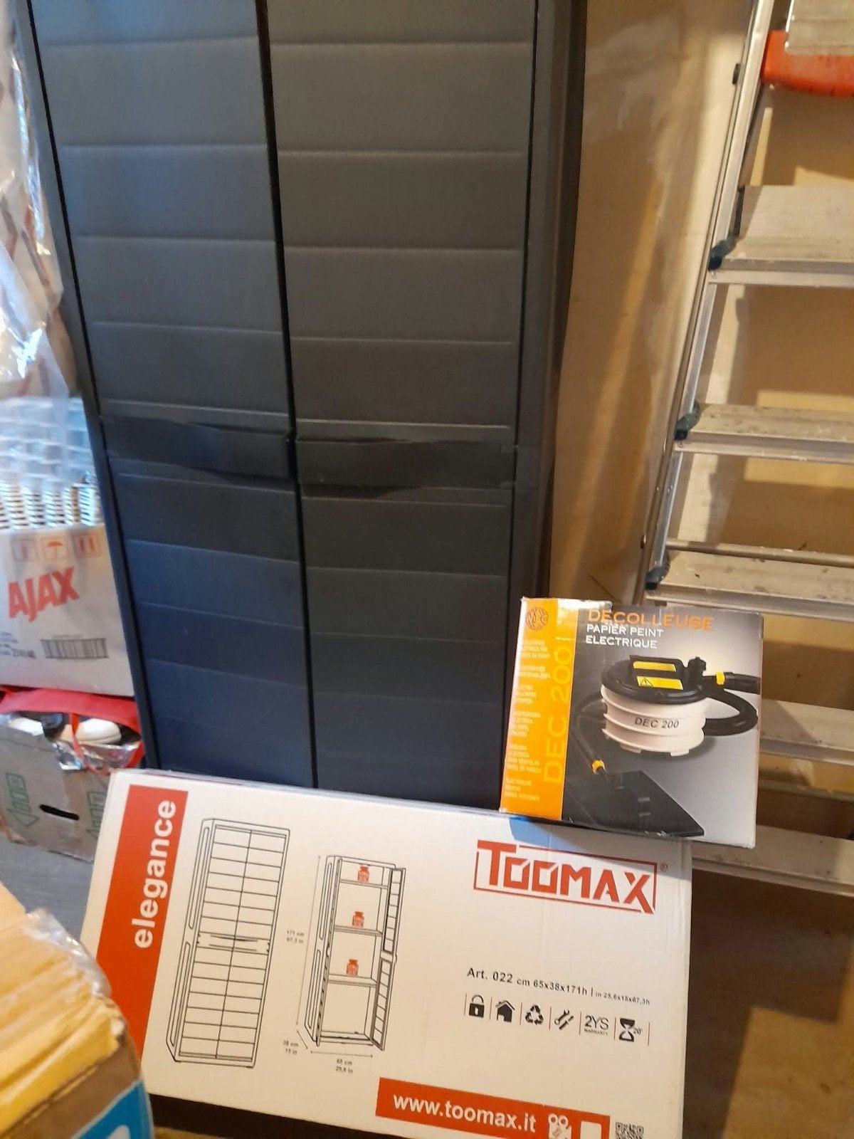 Nieuwe PVC-kast, Ophalen