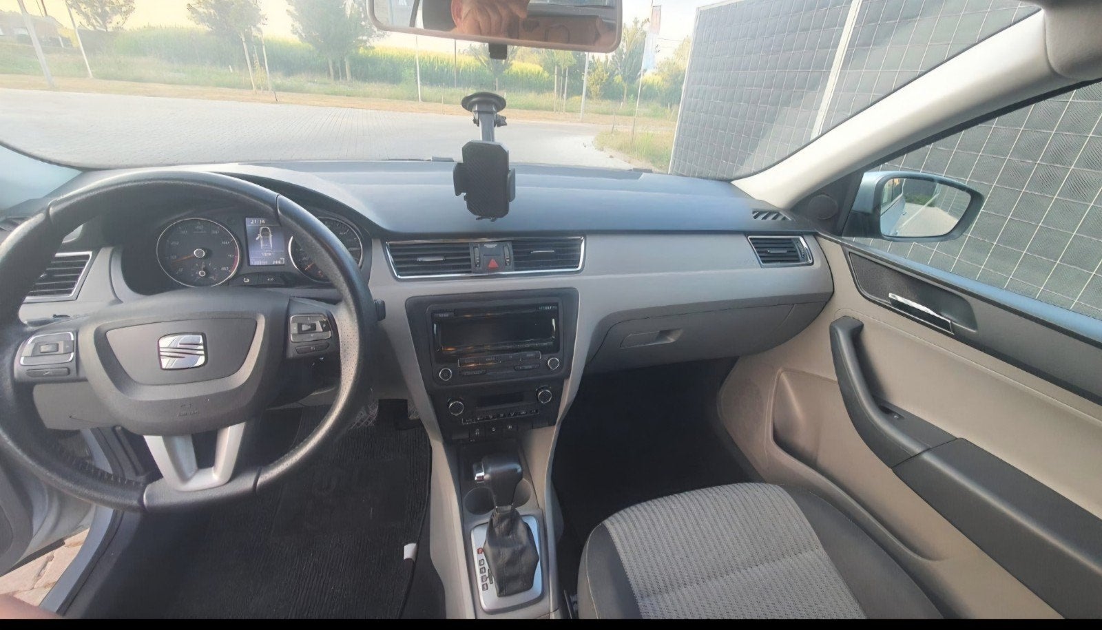 seat Toledo 1.4 benzine DSG!! Automaat, Auto's, Automaat, Euro 5, Stof, Zwart