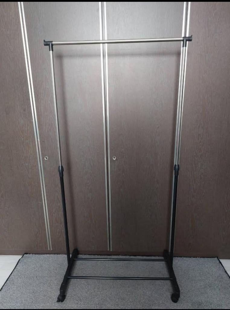 Tringle à vêtements