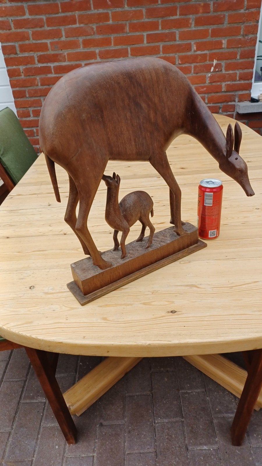 Houten ree met jong, Ophalen