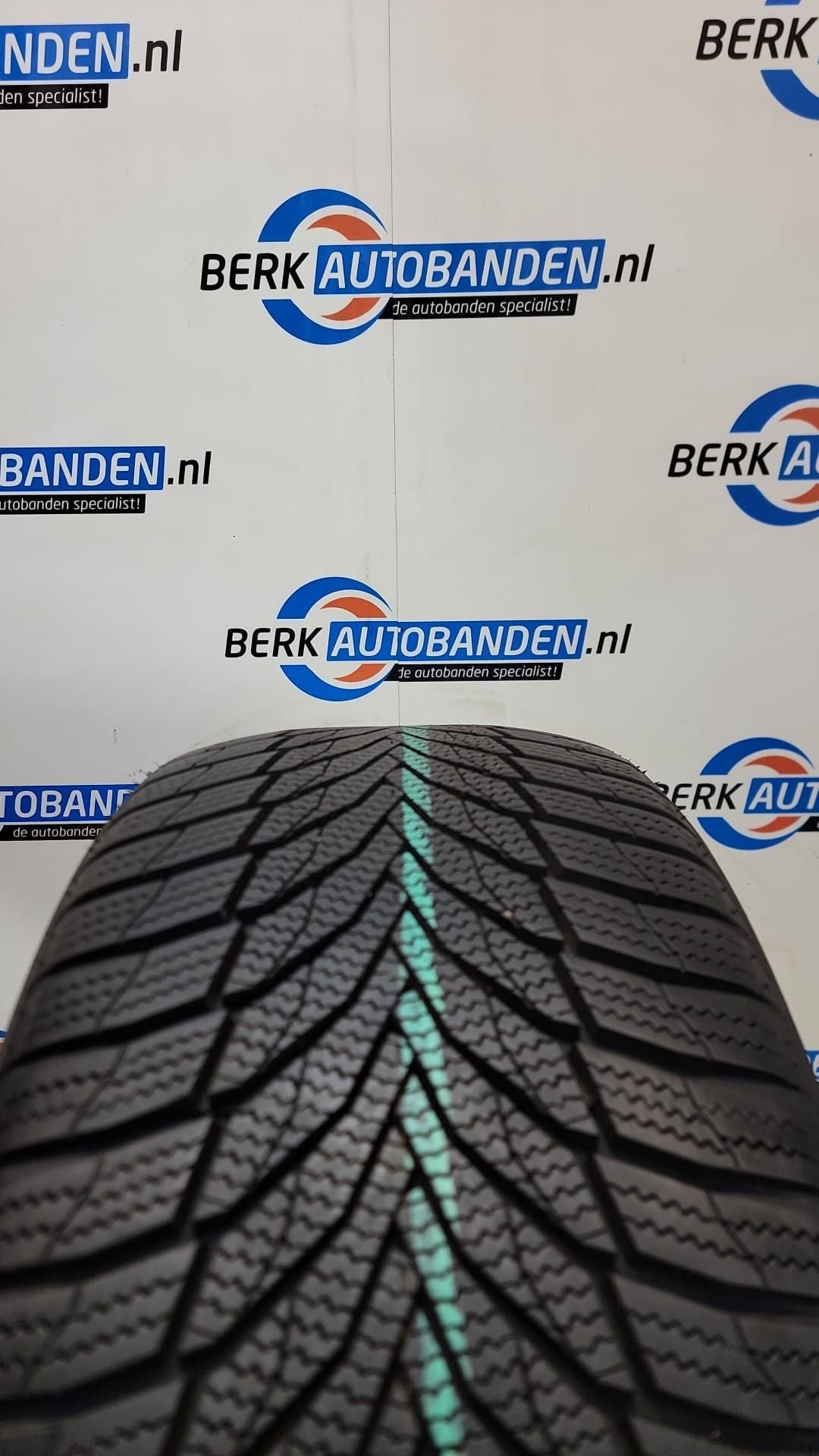 2x Nexen Winguard Sport 2 WU7 XL (DEMO) 235/45 R18 98V 235/4, Autos : Pièces & Accessoires, Pneus & Jantes, Pneu(s), Pneus hiver
