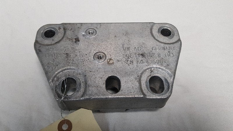SUPPORT BOITE DE VITESSES ABS Golf VII (AUA) (|5QE199588B|), Utilisé, Volkswagen