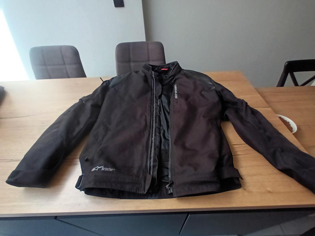 Veste mi-saison Alpinestrars, Enlèvement