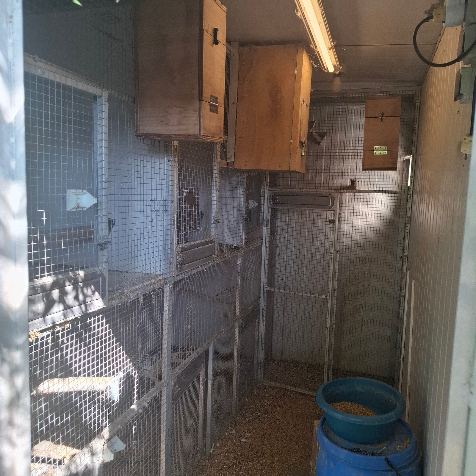 Voliere in aluminium en sandwishpanelen binnenhok, Dieren en Toebehoren