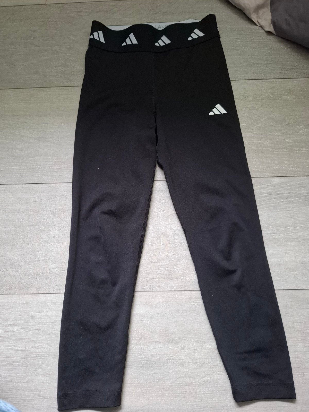 Adidas Techfit broek, Ophalen of Verzenden, Broek