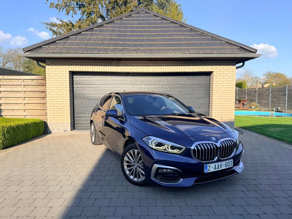 BMW 118i LUXURY 2020 66.600KM CARPLAY LED TREKHAAK, Auto's, BMW, Voorwielaandrijving, 1 Reeks, https://public.car-pass.be/vhr/e341639f-dedf-49d0-9ad4-b9a6a1e1ef5c
