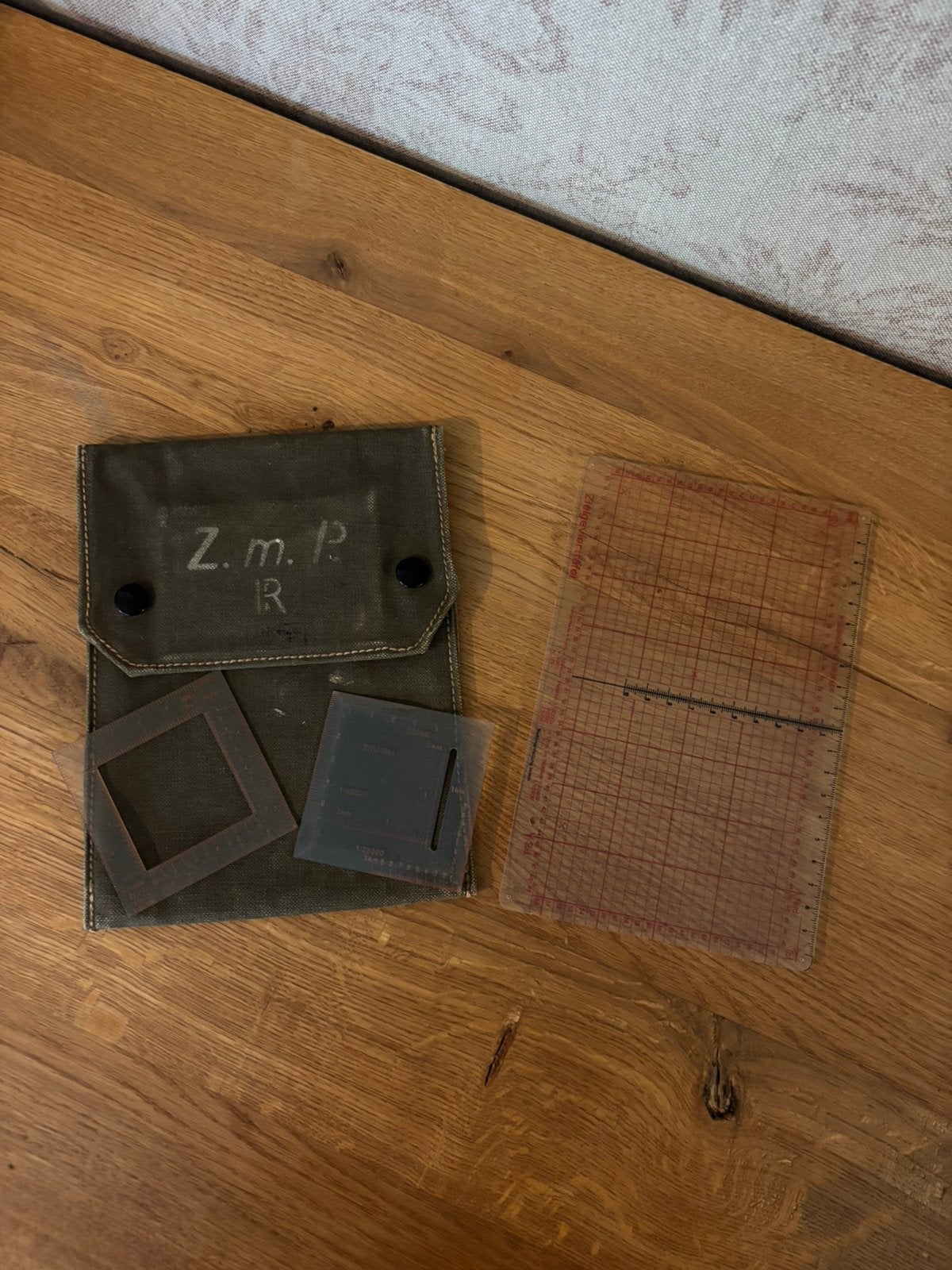 Duits WOII Zielgeviertafel, inhoud kaartentas, Ophalen of Verzenden, Landmacht, Overige typen