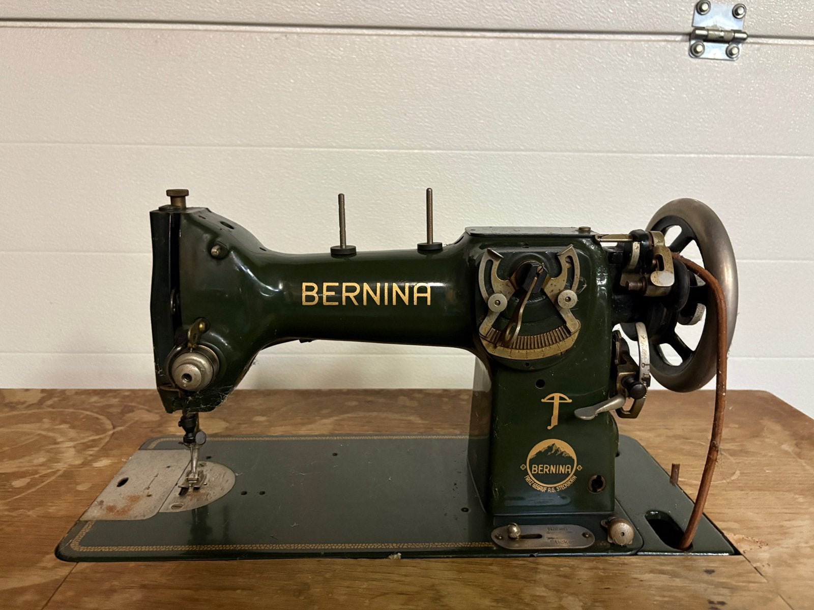 Vintage Bernina 117 naaimachine, Antiek en Kunst, Ophalen