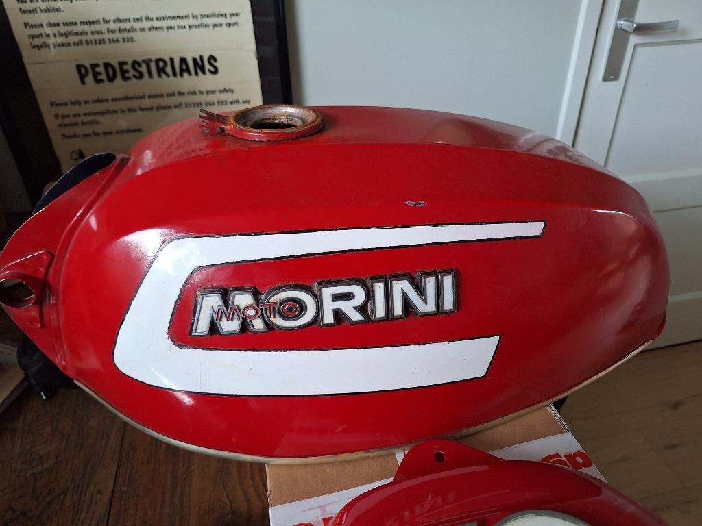 Moto Morini 3 ½ Strada 1e serie tank en zijdeksels, Ophalen of Verzenden, Gebruikt
