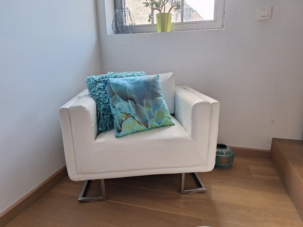 Lederen witte fauteuil / eenzit / zetel ZGAN, Huis en Inrichting, Ophalen, Minder dan 75 cm, Zo goed als nieuw, 75 tot 100 cm