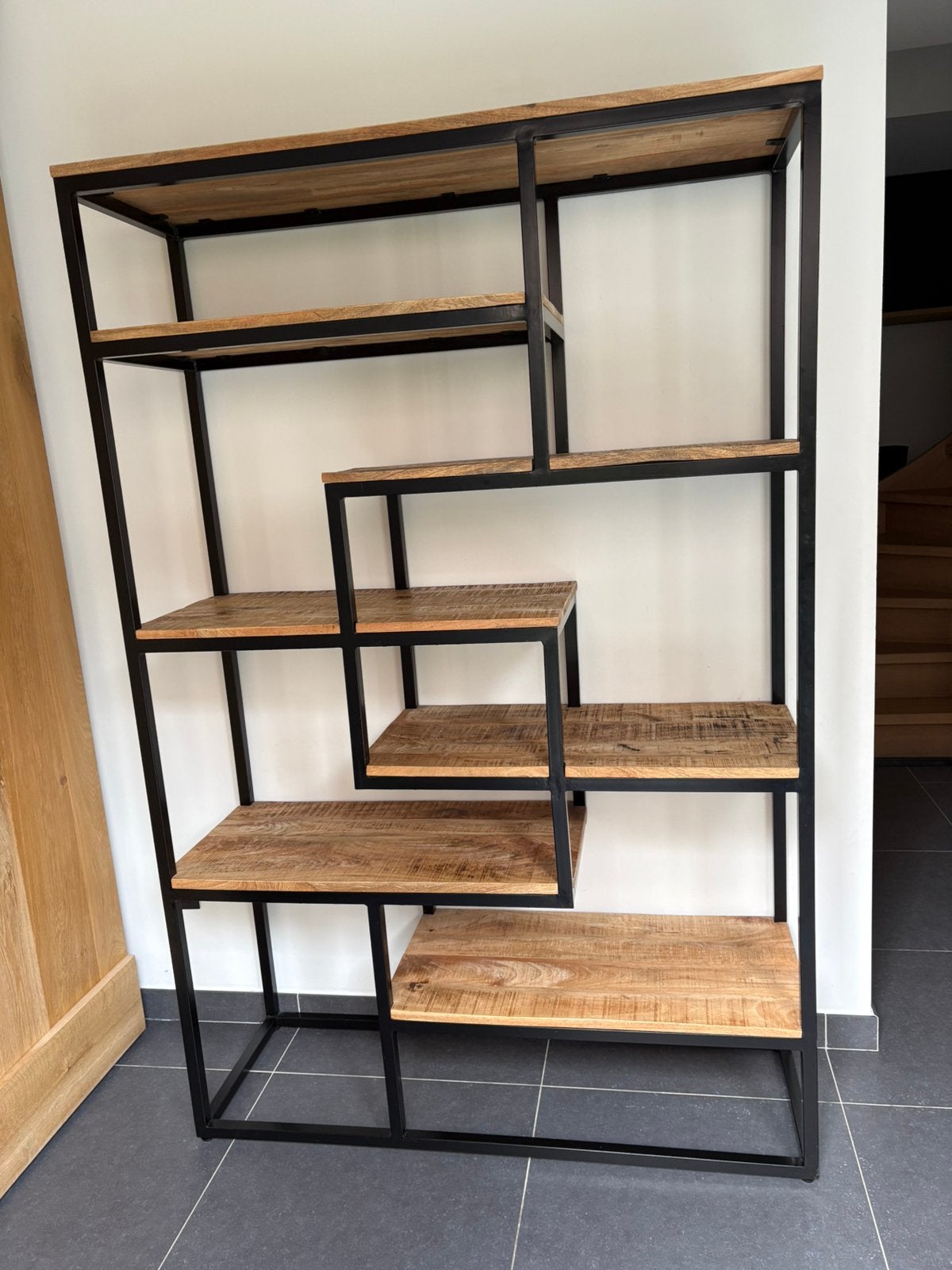 Industriële kast / rek – hout & zwart metaal, Huis en Inrichting, Ophalen, Zo goed als nieuw, Minder dan 150 cm, Metaal