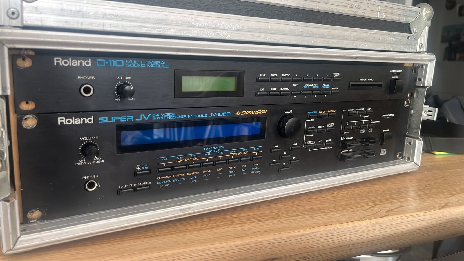 ROLAND JV1080+ D110, TV, Hi-fi & Vidéo, Appareils professionnels, Enlèvement ou Envoi, Comme neuf