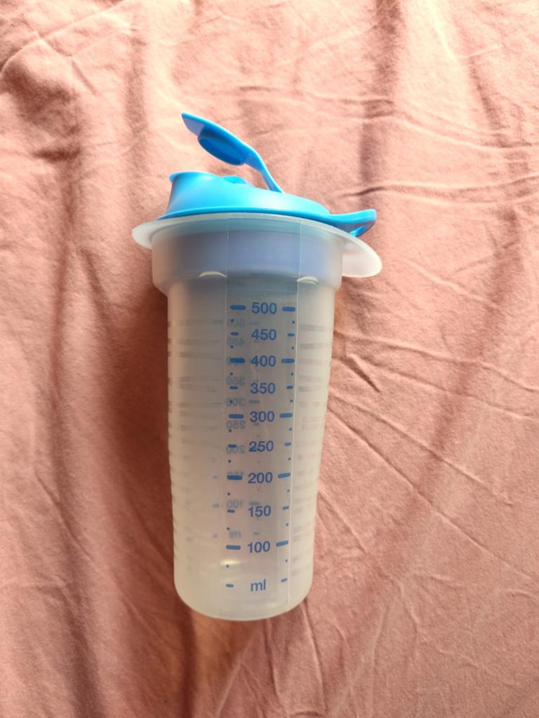 Shaker Tupperware 500 ml, Enlèvement ou Envoi, Comme neuf, Bleu, Bol ou Canette