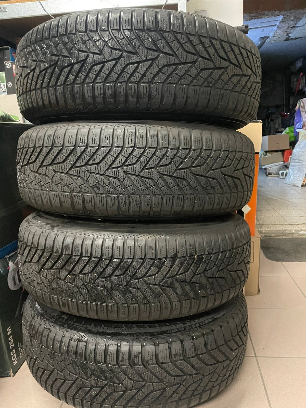A vendre 4 pneus hiver MAZDA CX5, Autos : Pièces & Accessoires, Pneus et Jantes, Pneus hiver, Véhicule de tourisme, 17 pouces