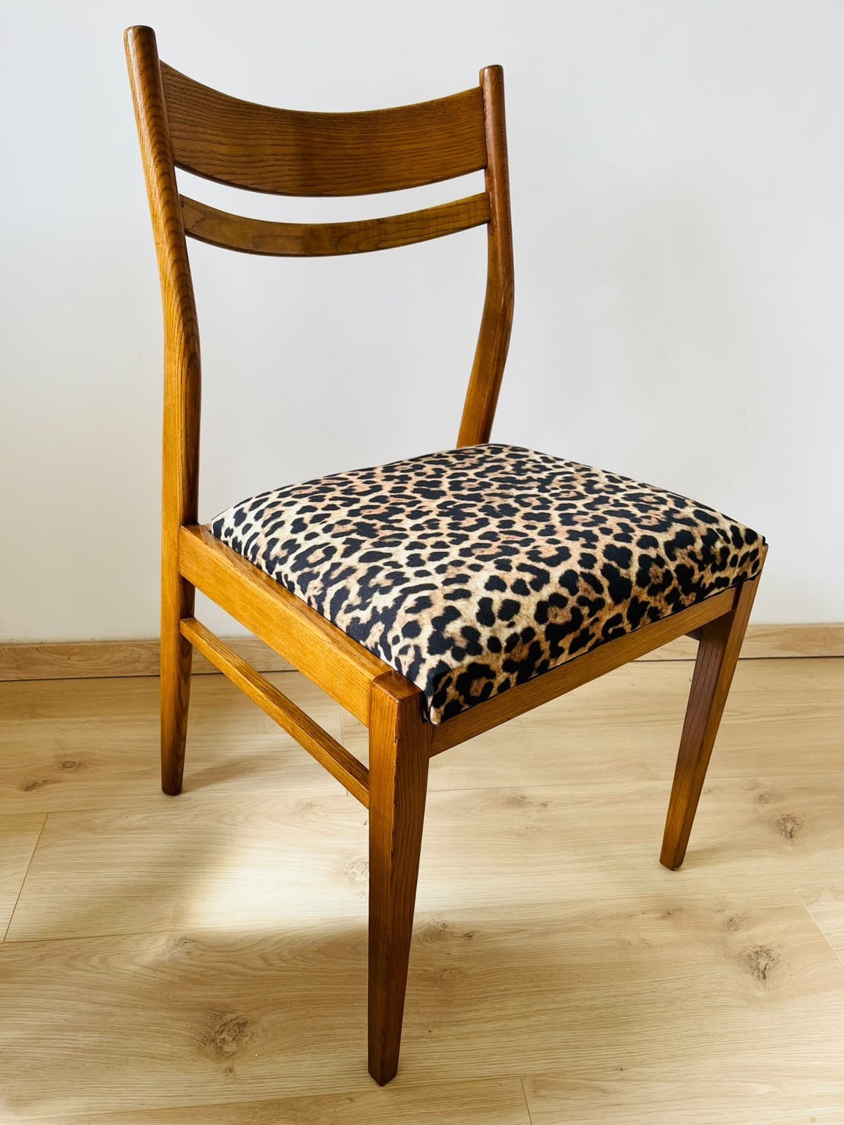 Mid century eetkamerstoel, Ophalen, Zo goed als nieuw, Stof