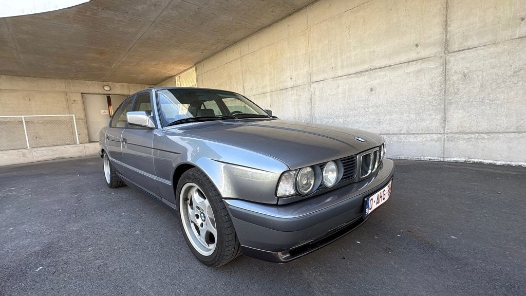 bmw m5 3800CC, Autos, Euro 2, Argent ou Gris, 4 portes, Entreprise