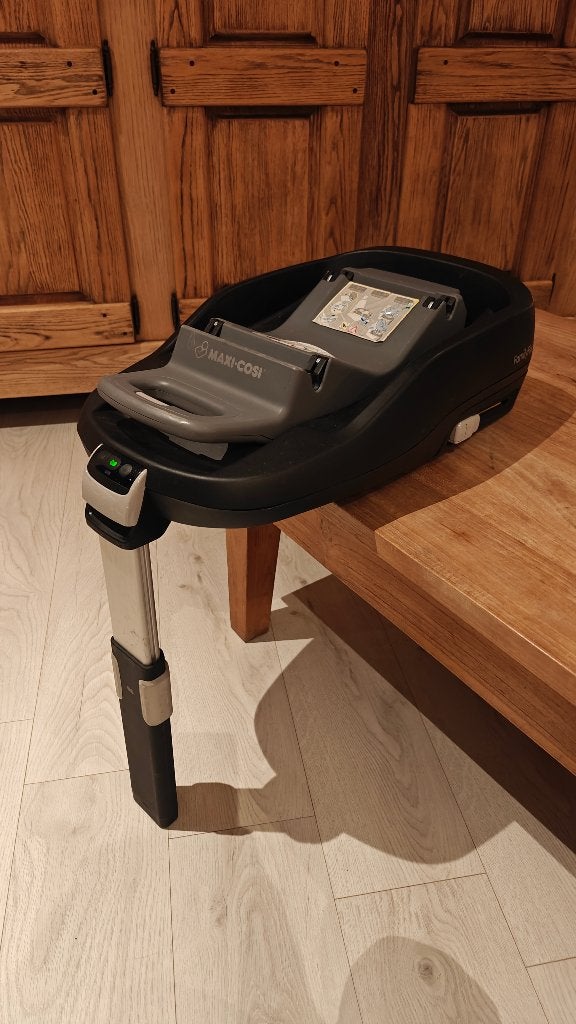 Maxi cosi isofix adapter voor in auto, Kinderen en Baby's, Ophalen, Gebruikt, 0 t/m 18 kg, Slaapstand