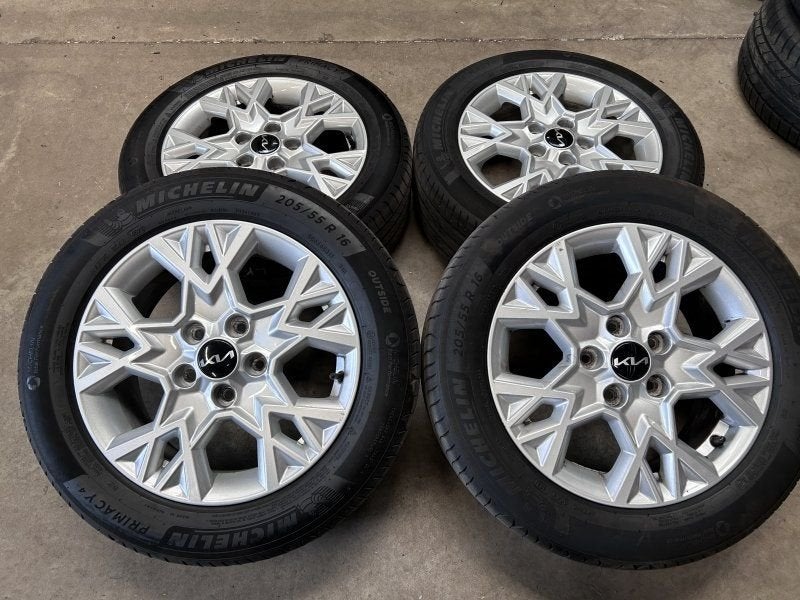 16 inch originele velgen + zomerbanden Kia CEED 52910-j7AA0, Autos : Pièces & Accessoires, Pneus et Jantes, 16 pouces, Pneus été