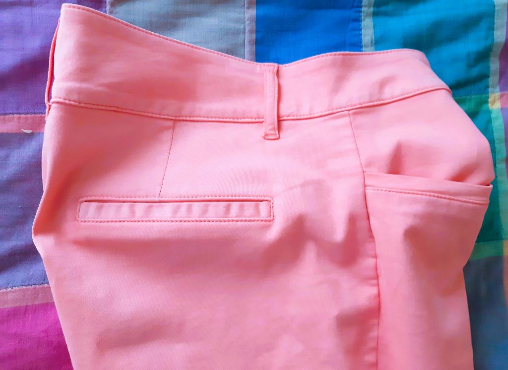 Te koop: Mooie roze spijkerbroek van "Gigue",42., Kleding | Dames, Ophalen, Overige kleuren, "Gigue", W33 - W36 (confectie 42/44)