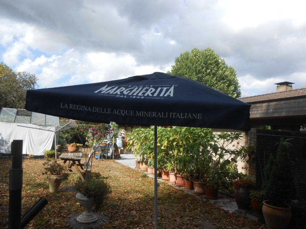 parasol 4 kant 2 x 2m blauw Magherita  zonder voet, Tuin en Terras, Parasols, Ophalen, Gebruikt, 2 tot 3 meter, Stokparasol