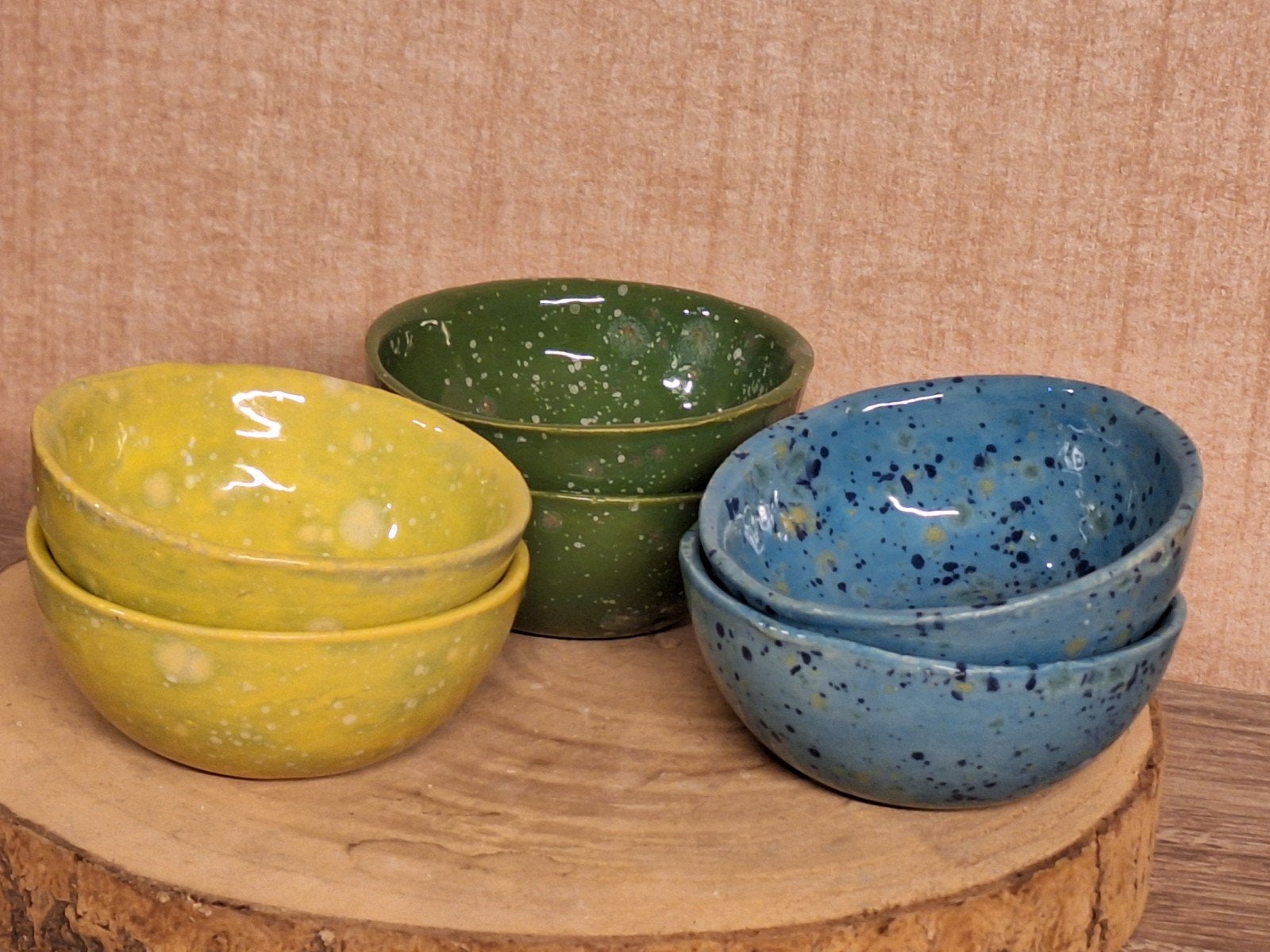 Set kleurrijke kommetjes, Antiek en Kunst, Antiek | Keramiek en Aardewerk, Ophalen