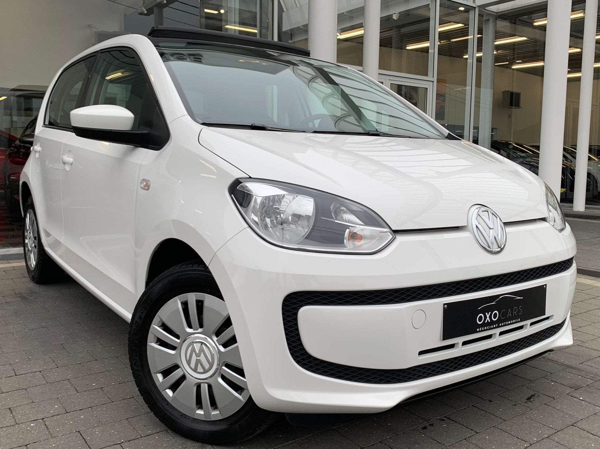 Volkswagen up! 1.0 Essence /Toit Panoramique /Faible KM /GAR, Achat, Entreprise, 1290 kg, Boîte manuelle