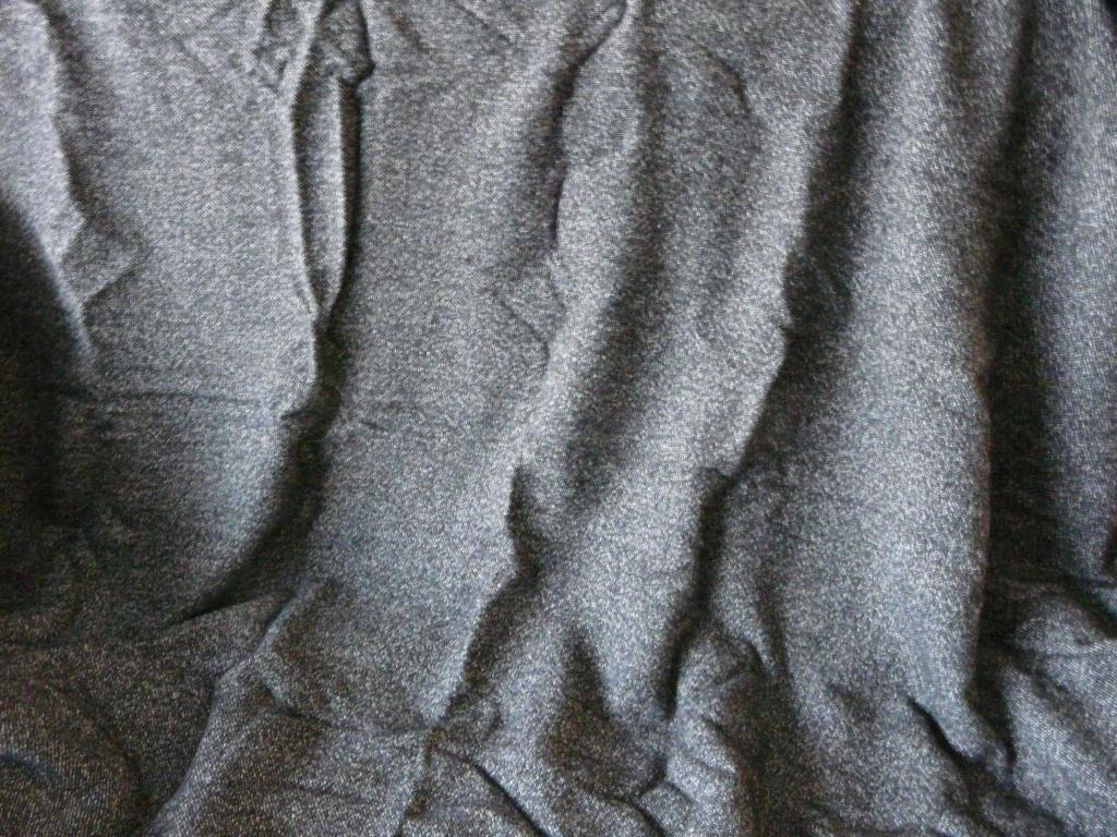 grote lap dikke stof blauw met grijze spikkels 135 x  386 cm, Hobby & Loisirs créatifs, Tissus & Chiffons, 200 cm ou plus, Enlèvement