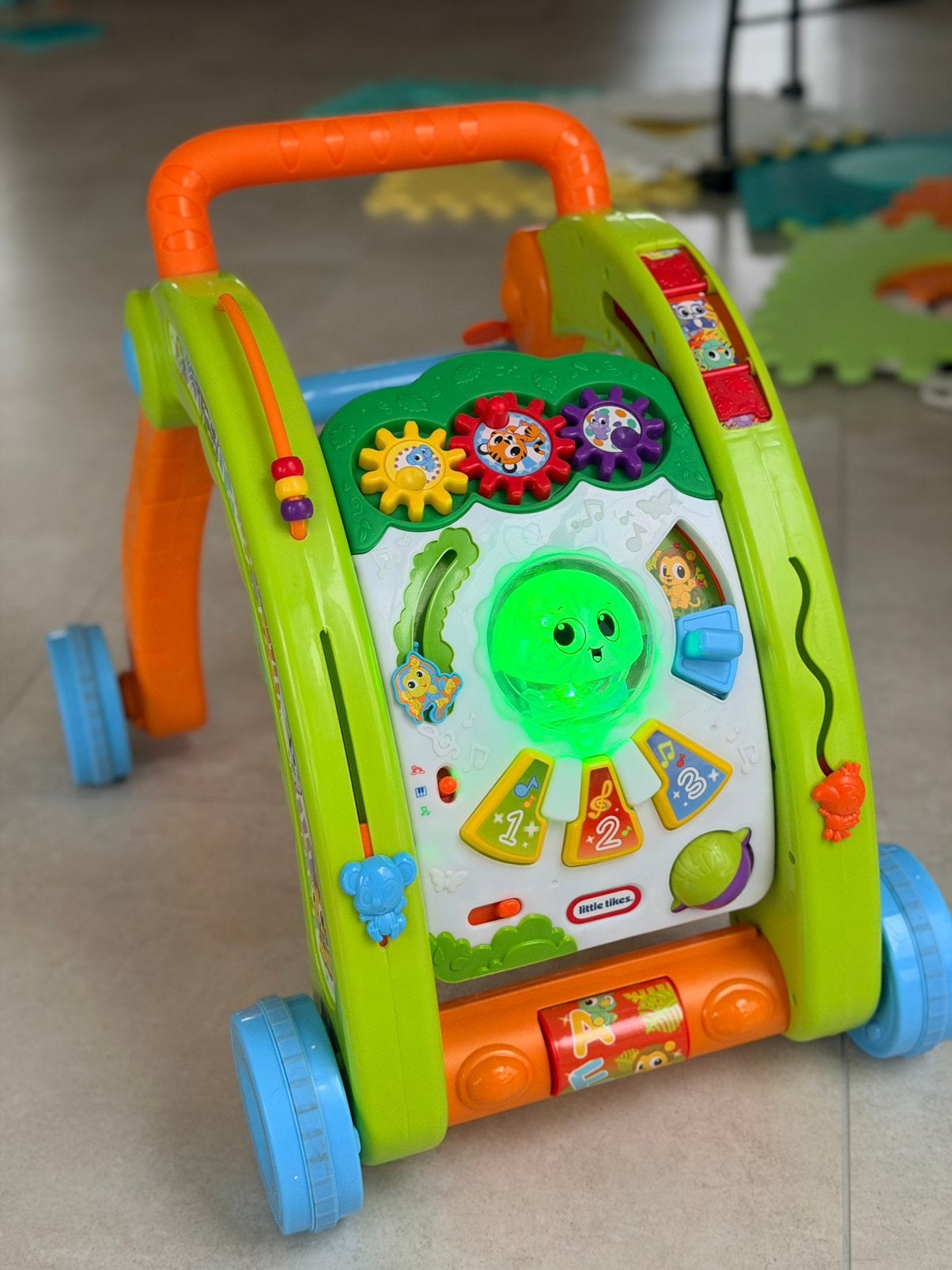 Déambulateur 3-en-1 Light 'n Go pour bébés Little Tikes, Enlèvement, Comme neuf