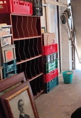 Vinylkast met 26 vakken x 20 albums 33rpm