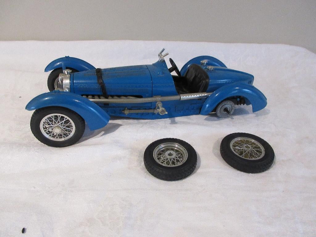 Maquette de voiture Bugatti type "59" 1934 scala1/18 Bburago, Enlèvement