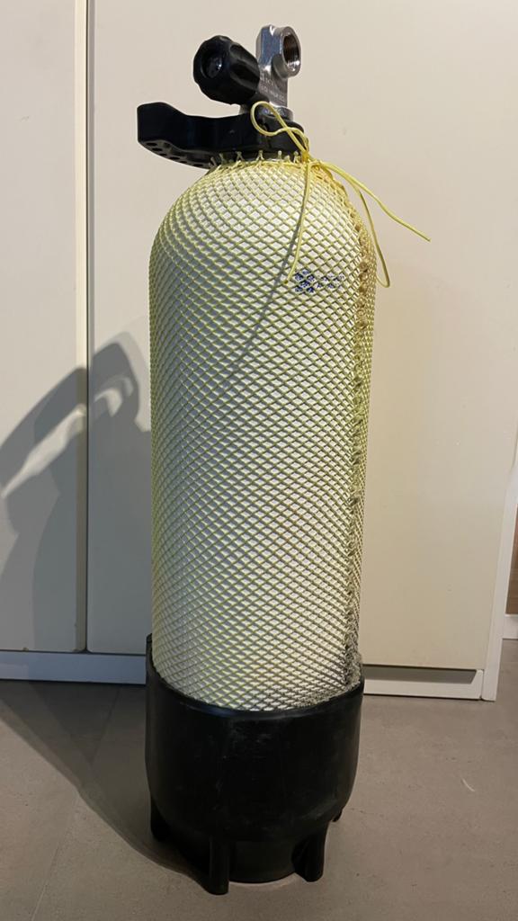 Bouteille de plongée 10l, 232bar, approuvée le 21/05/2026, Sports nautiques & Bateaux, Enlèvement ou Envoi, Utilisé, Bouteille de plongée