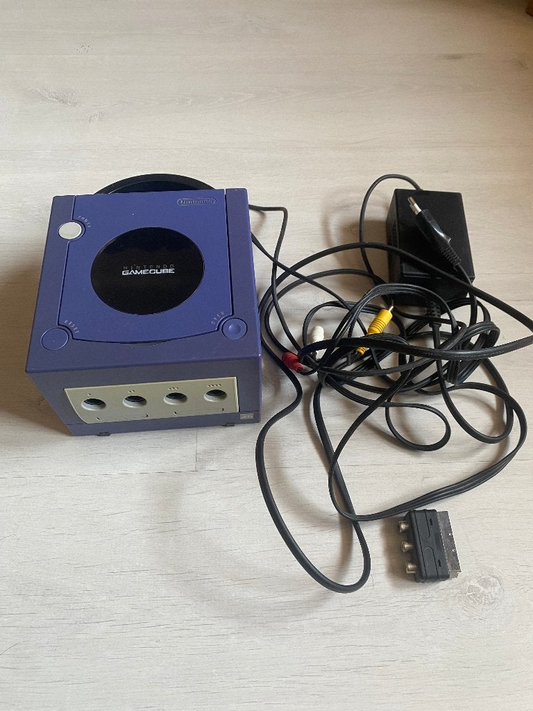 nintendo gamecube, Games en Spelcomputers, Spelcomputers | Nintendo GameCube, Ophalen, Gebruikt, Paars, Zonder controller